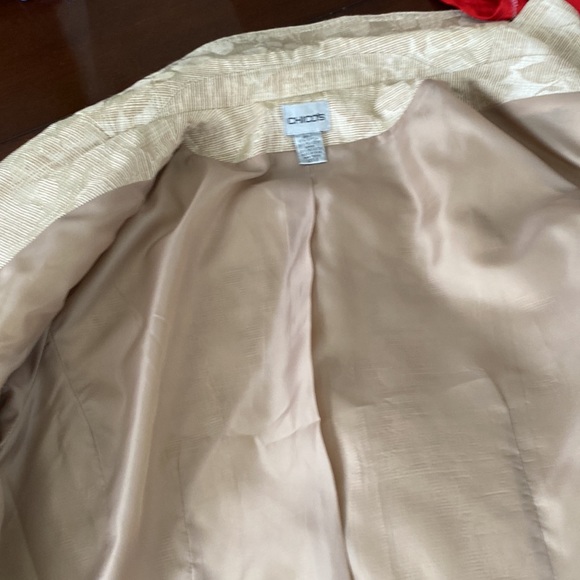Chico’s brocade beige design on cream snap closure’s lapel jacket nice addition - Picture 3 of 9